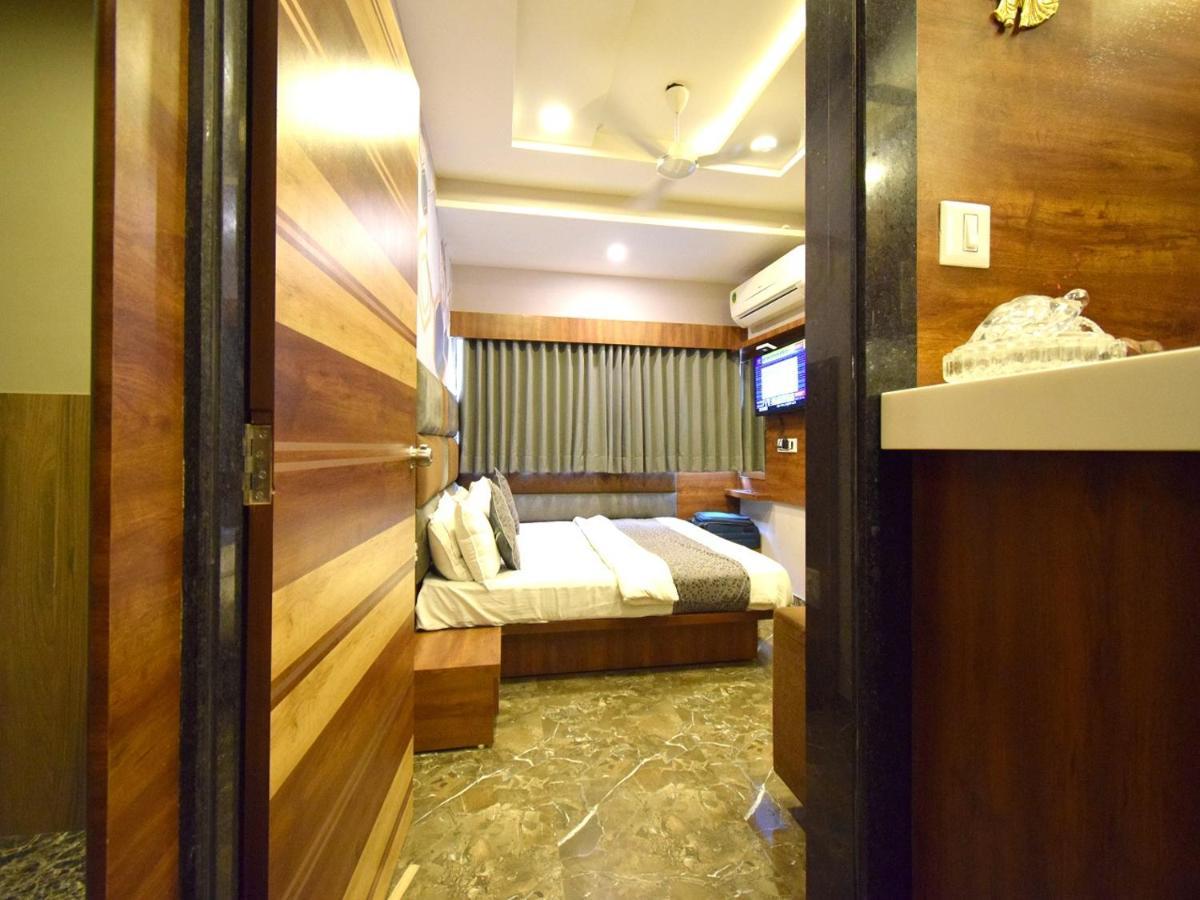 אחמדאבאד Hotel Lake Palace מראה חיצוני תמונה